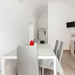 La Maison De La