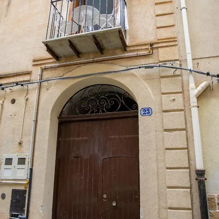 La Maison De La